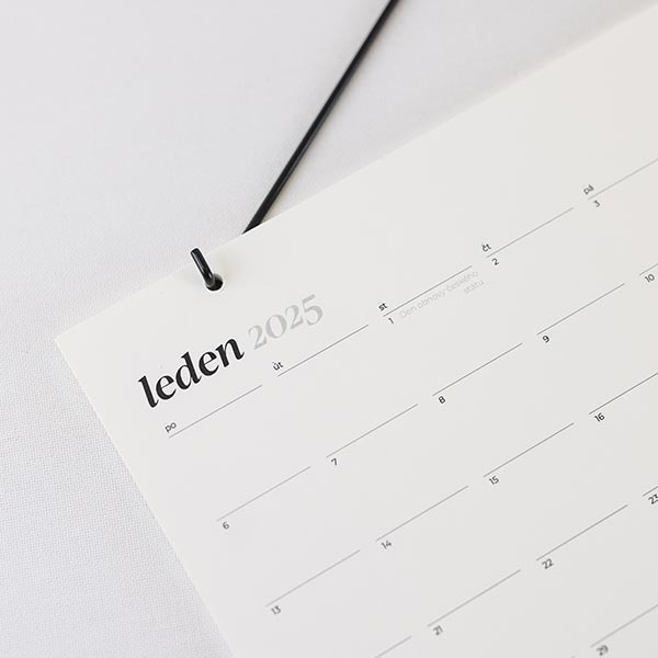 Moderní nástěnný fotokalendář 2026