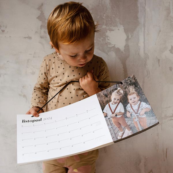 Moderní nástěnný fotokalendář 2026