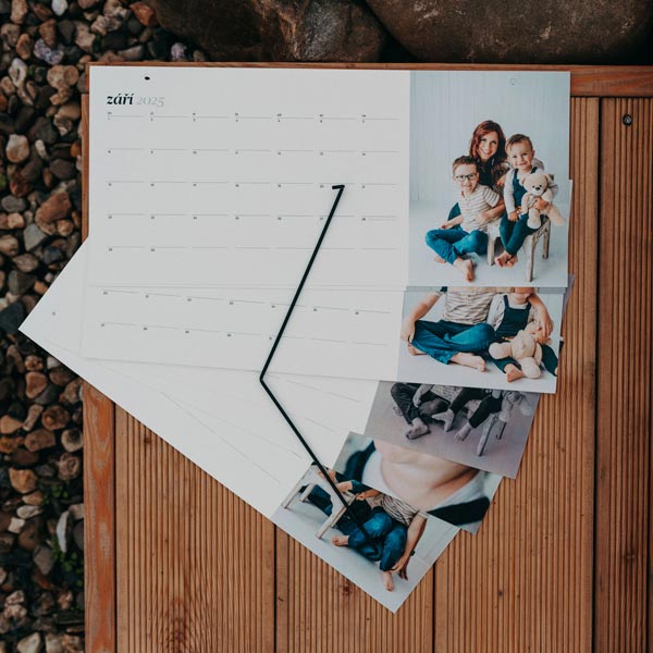 Moderní nástěnný fotokalendář 2026