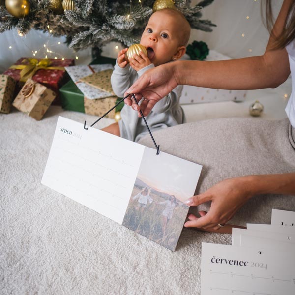 Moderní nástěnný fotokalendář 2026