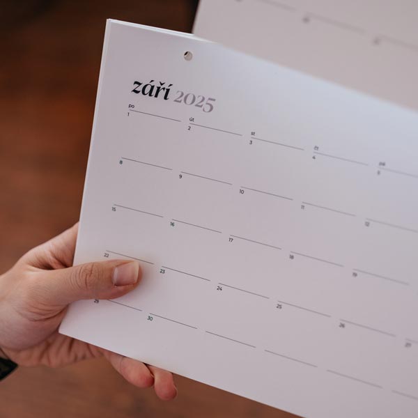 Moderní nástěnný fotokalendář 2026
