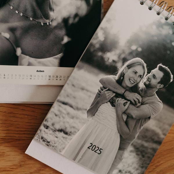 Stolní měsíční fotokalendář 2026