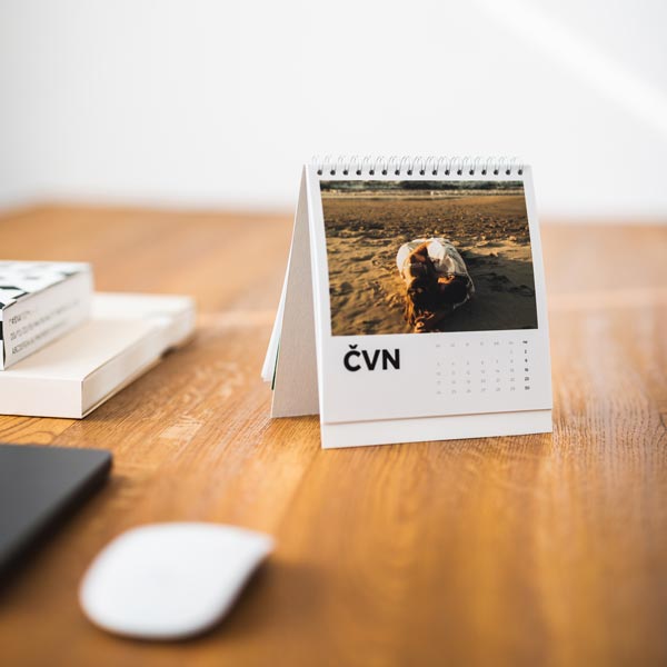 Stolní měsíční fotokalendář 2026