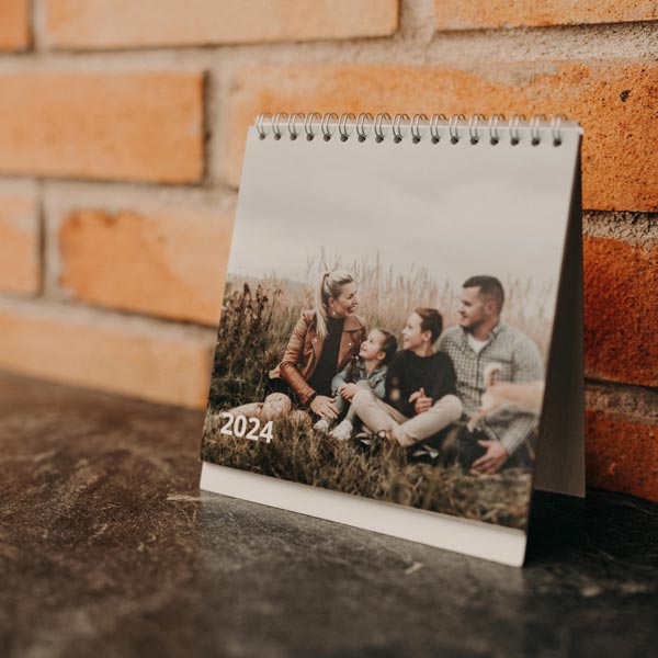 Stolní měsíční fotokalendář 2026